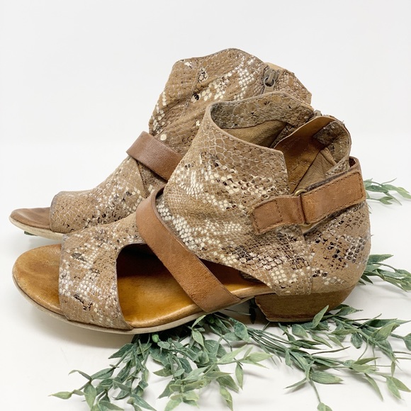 Miz Mooz Corgan Cutout Snake pattern Peep Toe Ankle Bootie Size 39 - Picture 6 of 7